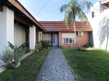 Casa · 100m² · 3 Ambientes · Casa 3amb con Cochera y Jardín en Villa Bosch