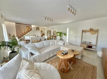 Casa · 180m² · 5 Ambientes · 1 Cochera · Venta Casa 5 Amb. Santa Guadalupe Pilar del Este
