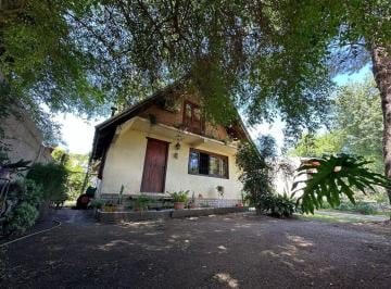 Casa · 110m² · 4 Ambientes · 1 Cochera · Venta Casa 2 Dorm Unquillo Cerca de Av