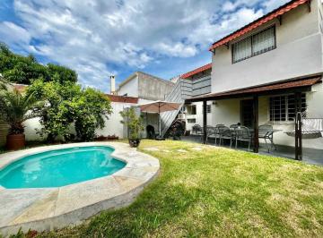 Casa · 320m² · 7 Ambientes · 1 Cochera · Casa en Alquiler - Pocitos