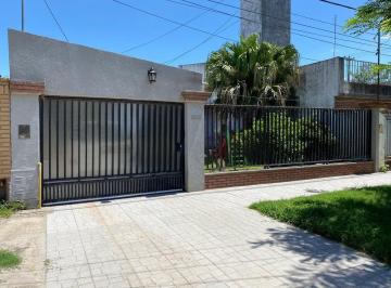 Casa · 84m² · 3 Ambientes · 1 Cochera · Se Vende Propiedad Apta Crédito