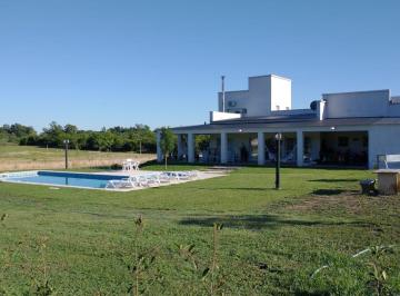 Casa · 400m² · 5 Ambientes · Casa en Venta - 4 Dorm. 5 Baños - 405 m² - Baradero