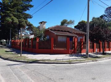 Casa · 150m² · 4 Ambientes · Casa en Venta - 3 Dorm. 2 Baños - 150 m² - San Clemente del Tuyú