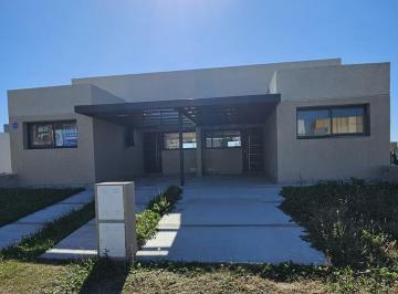 Casa · 75m² · 4 Ambientes · 1 Cochera · Dúplx en Venta en Docta - Etapa 3.