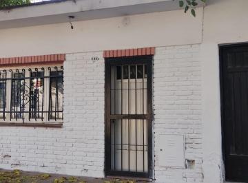 Casa · 5 Ambientes · 1 Cochera · Casa en Alquiler San Jose Guaymallen