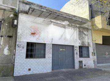 Bodega-Galpón · 130m² · Venta – Depósito a Reciclar en Paternal | 170 m² | Ideal Inv