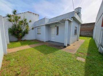 Casa · 25m² · 2 Ambientes · 1 Cochera · Casa en Temperley Ituzaingo Al 1100