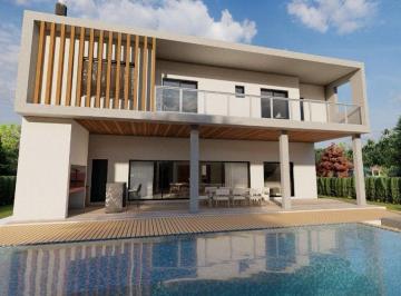 Casa · 268m² · 7 Ambientes · 4 Cocheras · Casa 7 Amb en Venta en Barrio Santa Clara Al Sur