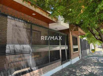 Casa · 334m² · 10 Ambientes · 1 Cochera · Casa en Venta | México 1232 | Neuquén