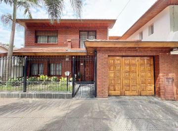 PH · 133m² · 4 Ambientes · 1 Cochera · Venta PH 4 Amb con Patio y Cochera - m. Coronado