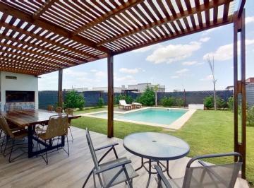 Casa · 105m² · 4 Ambientes · 1 Cochera · Venta Casa 4 Ambientes Barrio Laguna Azul