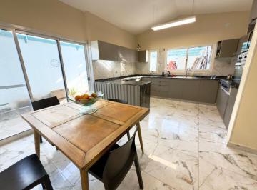 Casa · 210m² · 6 Ambientes · 2 Cocheras · Venta Casa Bajo Palermo 3 Dorm