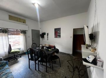 Casa · 169m² · 3 Ambientes · Casa Lote Propio en Venta + Monoambiente Lanús