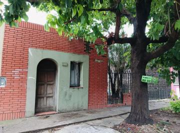 Casa · 108m² · 4 Ambientes · 1 Cochera · Venta Casa Tablada a Refaccionar Oportunidad
