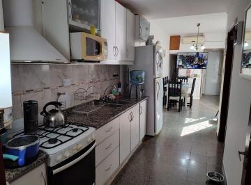 Casa · 95m² · 4 Ambientes · 1 Cochera · Casa 2 Dorm. con Cochera Apta Credito