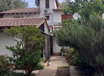 Casa · 100m² · 5 Ambientes · 1 Cochera · Casa en Venta - 4 Dorm. 2 Baños - Cochera - 137 m² - Santa Teresita