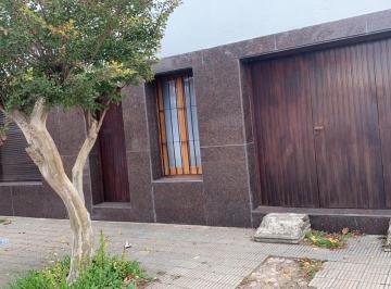 Casa · 120m² · 4 Ambientes · 1 Cochera · Casa en Venta - 3 Dorm. 1 Baño - Cochera - 120 m² - Magdalena