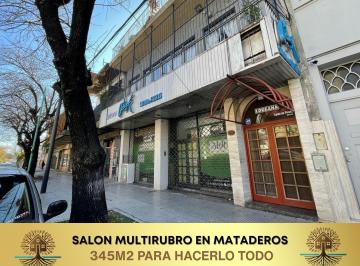 Local comercial · 205m² · Local Multifuncional en Primer Piso con Terraza y Parrilla