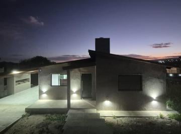 Casa · 115m² · 4 Ambientes · 2 Cocheras · Vendo Casa de 2 Dorm con Pileta en Villa Cruz del Lago