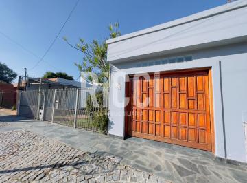 Casa · 90m² · 3 Ambientes · 5 Cocheras · Casa en Venta Apta a Credito 3 Ambientes con Quincho y Pileta