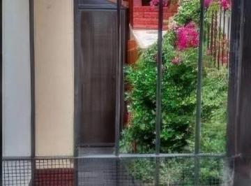 Casa · 60m² · 3 Ambientes · Casa en Venta - 2 Dorm. 1 Baño - Cochera - 70 m² - San Clemente del Tuyú