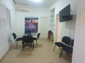 Casa de 3 ambientes, Bahía Blanca · Alquilamos Casa - La Madrid 80