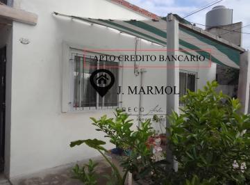 Casa · 70m² · 3 Ambientes · 1 Cochera · Amplio Terreno con Vivienda (A Restaurar)