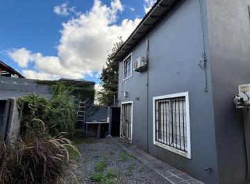 Casa · 90m² · 3 Ambientes · Duplex en Complejo de Tres Unidades en Luis Guillon
