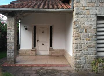 Casa · 200m² · 4 Ambientes · 1 Cochera · Casa en Venta - 3 Dorm. 2 Baños 1 Cochera - 461 m² - Baradero