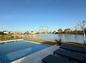 Casa · 230m² · 4 Ambientes · 2 Cocheras · Venta Casa 4 Ambientes a La Laguna Lagos de San Eliseo