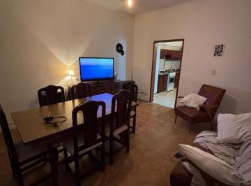 Casa · 120m² · 3 Ambientes · 1 Cochera · Casa de Losa en Excelente Ubicación!