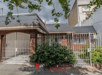 Casa · 115m² · 3 Ambientes · 1 Cochera · Casa 3 Amb – Excelente Zona de Caseros ¡Apto Credito!