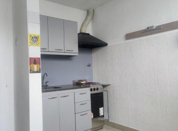 PH · 43m² · 3 Ambientes · PH Sobre Av Principal, Reciclado. Sin Expensas!