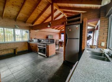 Quinta vacacional · 212m² · 2 Dormitorios · 2 Cocheras · Quinta 5 Ambientes Permuta Pileta Quincho Parrilla