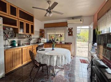 Casa · 185m² · 3 Ambientes · 2 Cocheras · Oportunidad!venta Casa C/parque en Mariano Acosta