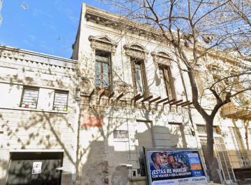 Casa · 448m² · 6 Ambientes · Venta Casa Clínica Hotel Depósito Balvanera