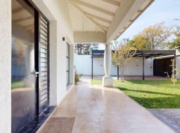 Casa · 250m² · 7 Ambientes · 3 Cocheras · Casa Venta City Bell 3 Dorm. Parque Pileta