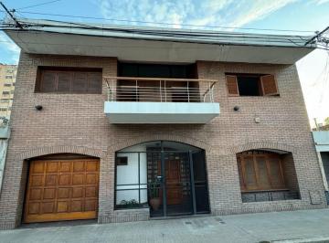 Casa · 316m² · 7 Ambientes · 1 Cochera · Casa 3 Dorm Baños en Suite, Pileta, Quincho