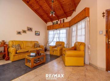 Casa · 152m² · 6 Ambientes · 1 Cochera · Venta Casa Paunero 1300
