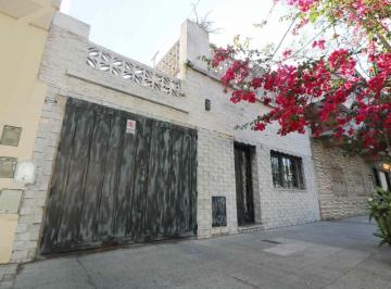Casa · 128m² · 4 Ambientes · 1 Cochera · Venta Casa Lote Propio en Villa Real, Apto Credito
