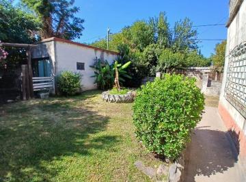Casa · 237m² · 4 Ambientes · 1 Cochera · Venta Casa Quinta 4 Amb Pileta Merlo Ferrari