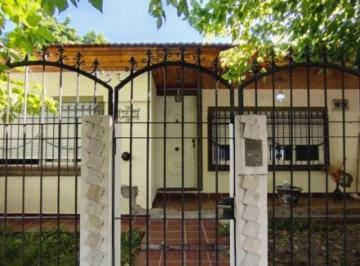 Casa · 180m² · 3 Ambientes · Casa en Venta - 2 Dorm. 1 Baño - Isidro Casanova