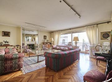 Departamento · 294m² · 8 Ambientes · 1 Cochera · Excepcional Piso con Terraza, Cochera y Baulera en Montevideo y Quintana