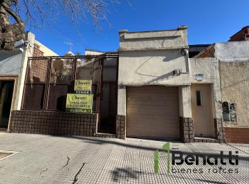 Casa · 150m² · 4 Ambientes · 1 Cochera · Casa 4 Amb. en Alquiler con Cochera, Terraza y Quincho