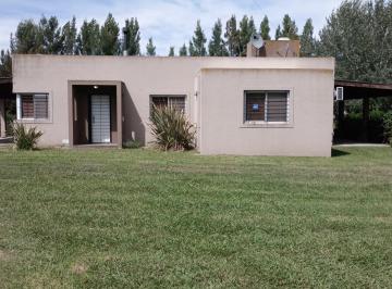 Casa · 195m² · 3 Ambientes · Casa en Venta - 2 Dorm. 2 Baños - 2.400 m² - Chascomús