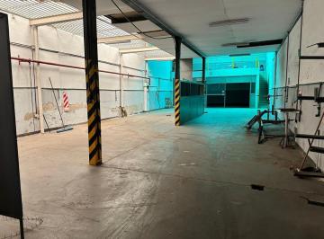 Bodega-Galpón · 462m² · Galpon/deposito con Oficinas en Pque Patricios