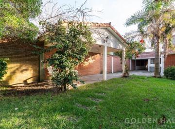 Casa · 250m² · 5 Ambientes · 3 Cocheras · Casa en Santa Teresita