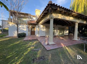 Casa · 130m² · 4 Ambientes · 2 Cocheras · Casa en Alquiler - 03 Dorm - Club de Campo - Guaymallén - Mendoza