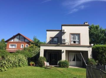 Casa · 200m² · 5 Ambientes · 2 Cocheras · Venta - Moderna Casa de 5 Ambientes con Pileta, Jardín y Cocheras - Pilar