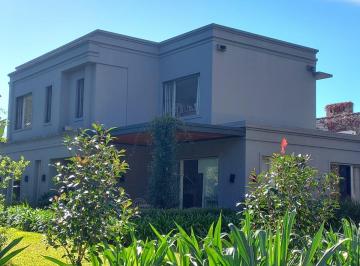 Casa de 7 ambientes, Escobar · Casa en Alquiler (Amueblada) en Bosque Chico
